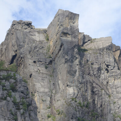 De Preikestolen of Prekestolen (letterlijk: de Preekstoel) is een klif, die 604 meter boven de Lysefjord uitsteekt. Preikestolen is gelegen in de Noorse gemeente Sandnes in de provincie Rogaland. Het is een toeristische bezienswaardigheid in het westen van Noorwegen en biedt een uitzicht over fjorden en bergen. De bezienswaardigheid is onder andere door middel van een met stenen gemarkeerde wandelroute bereikbaar.