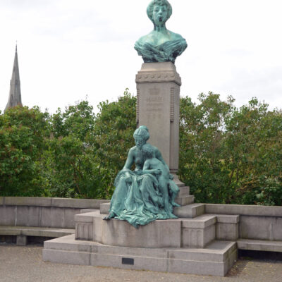 Buste en standbeeld van Prinses Marie van Orléans in Langelinie, Kopenhagen. Gemaakt in 1912 door de Deense beeldhouwer Carl Martin-Hansen (1877-1941).