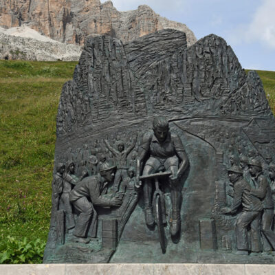 Fausto Coppi (Castellania Coppi, 15 september 1919 – Tortona, 2 januari 1960) was een Italiaans wielrenner. Zijn grote prestaties leverden hem de bijnamen Il Campionissimo (Kampioen der kampioenen), en l’Airone (de Reiger) op. Coppi was een zeer veelzijdig renner en boekte in zijn wielercarrière tal van successen, waaronder vijf eindzeges in de Ronde van Italië en twee eindzeges in de Ronde van Frankrijk. Op het gebied van eendagskoersen won hij onder meer vijfmaal de Ronde van Lombardije, driemaal Milaan-San Remo en eenmaal Parijs-Roubaix. Voorts behaalde Coppi in 1953 de wereldtitel en vestigde hij in 1942 een nieuw werelduurrecord. Hij won de Trophée Gentil tweemaal, in 1947 en 1952.