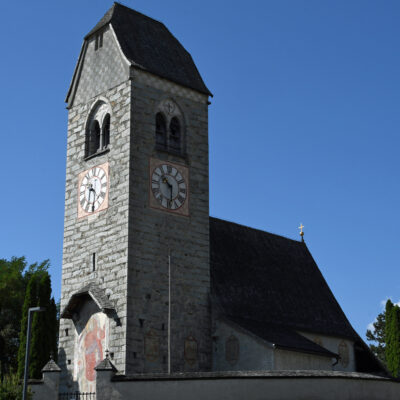 Verdings is een plaats in de Italiaanse gemeente Klausen , in de Italiaanse deelstaat Zuid-Tirol. Verdings ligt aan de westelijke, orografische rechterkant van de Eisackvallei, ongeveer twee kilometer ten noorden van het centrum van Chiusa. De parochiekerk van Verdings is gewijd aan de heilige Valentijn van Raetia. St. Valentin met kerkhof, kapel en begraafplaats in Verdings"