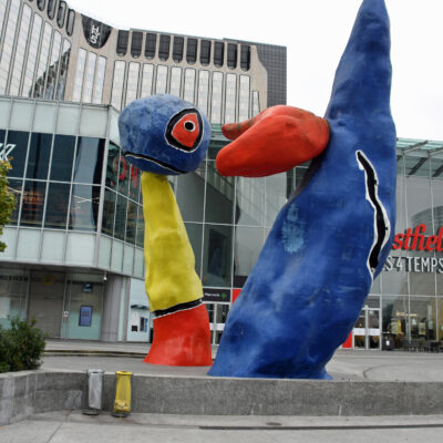 Two Fantastic Characters  is een monumentaal beeldhouwwerk van Joan Miró. Het is een van de kunstwerken van de Defensie, in Frankrijk. Het werk bevindt zich op de Place de la Défense, tegenover het winkelcentrum Les Quatre Temps. Het stelt twee figuren voor van ongeveer twaalf meter hoog, gemaakt van polyesterhars, geschilderd in blauw, rood en geel. Het werk werd in 1976 ingehuldigd.